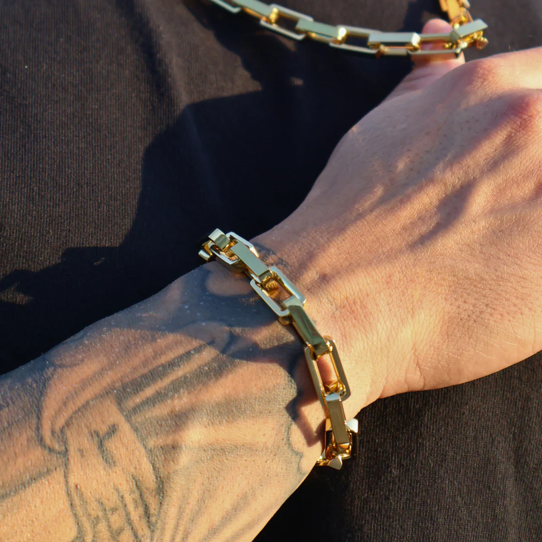 Boxed Anchor Bracelet (Gold) - 10mm - Image 4