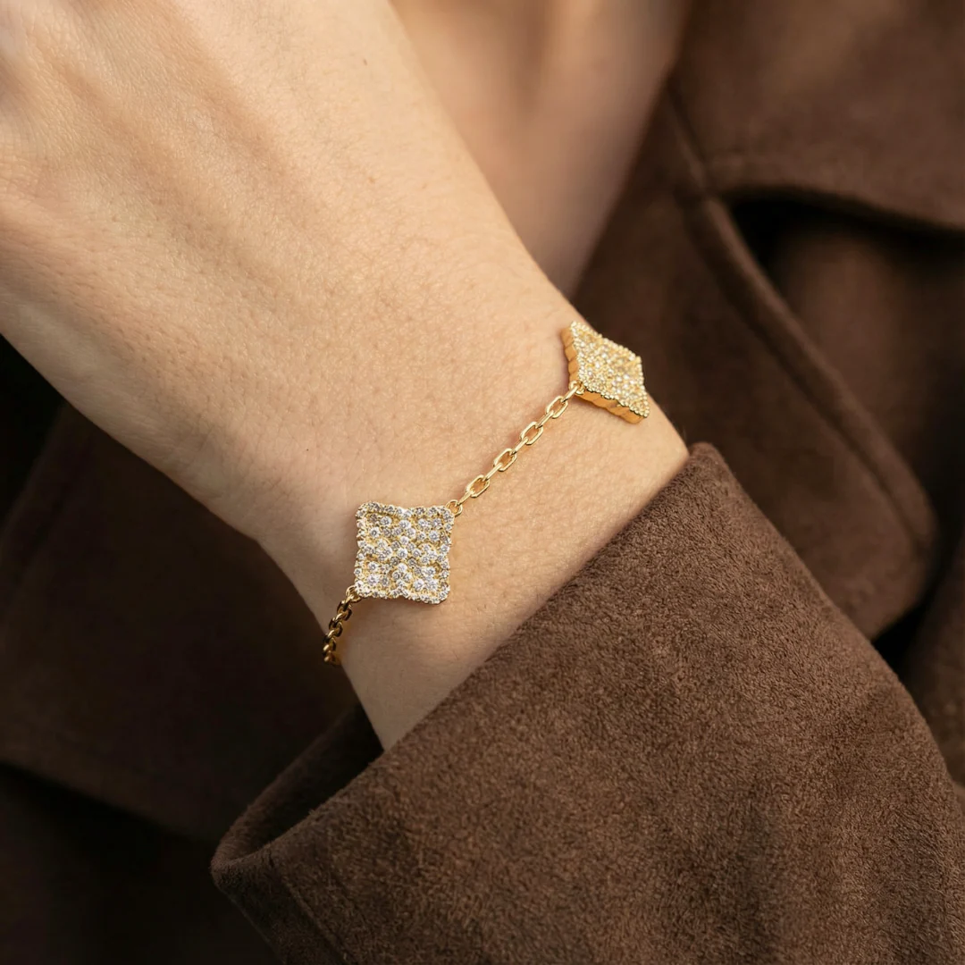 Clover Royale Bracelet (Gold) - Image 2