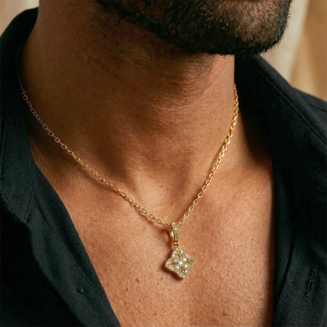 Clover Royale Pendant (Gold) - Image 2