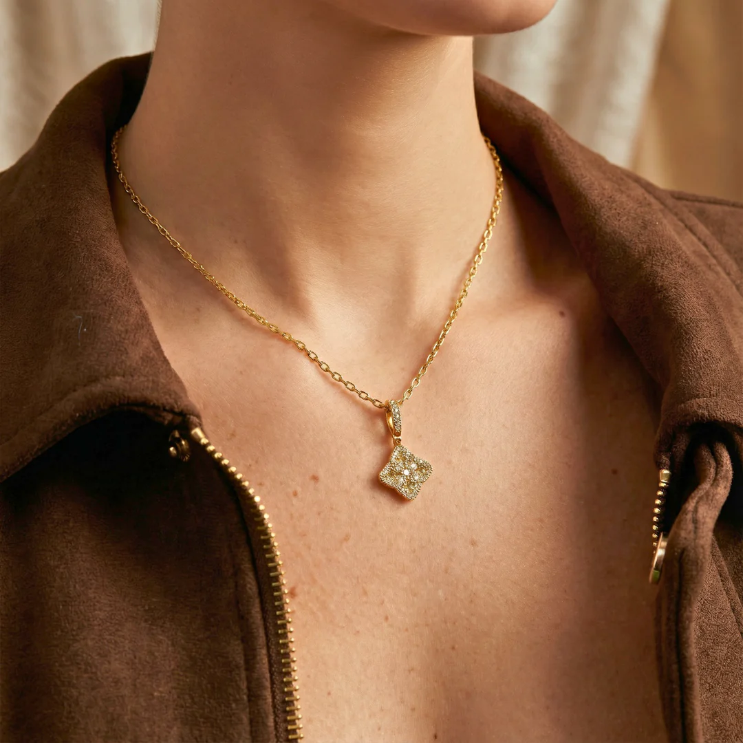 Clover Royale Pendant (Gold) - Image 3