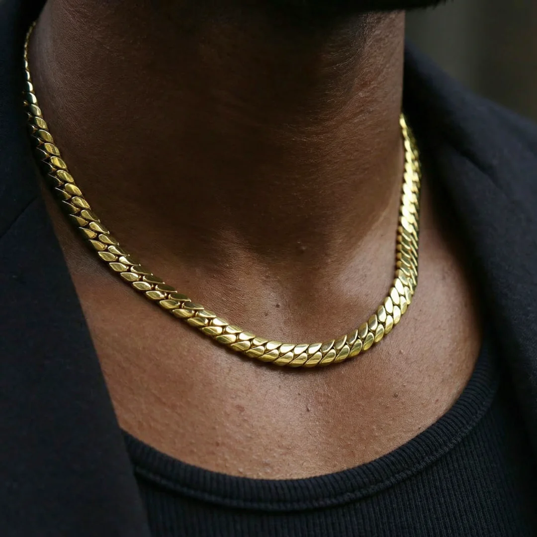 Miami Cuban Link Chain (Gold) - 8mm - Image 4